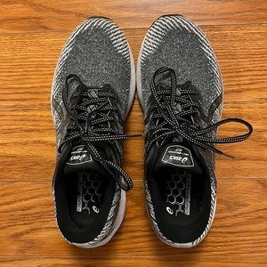 ASICS Women's GT-2000 10 Running Shoes, Size W9.5